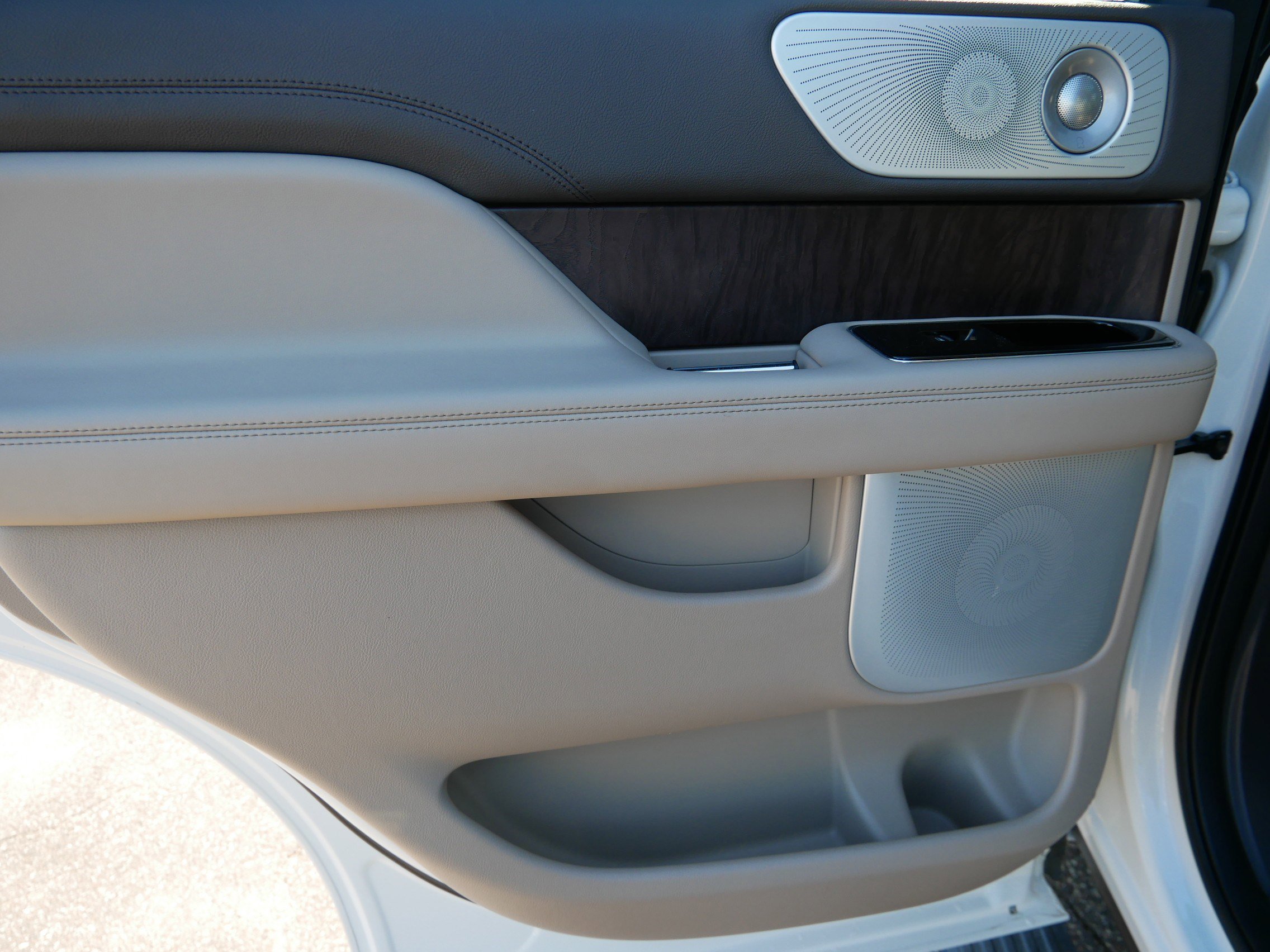 Used 2023 Lincoln Navigator Reserve image 18