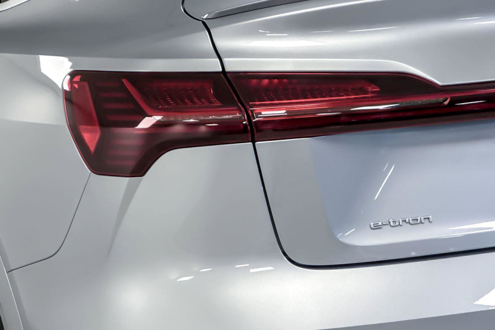 Certified 2023 Audi e-tron Premium Plus w/ Premium Plus Package image 27