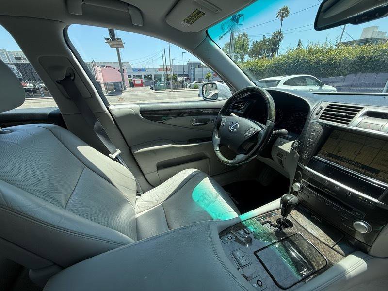 Used 2010 Lexus LS 460 RWD image 13