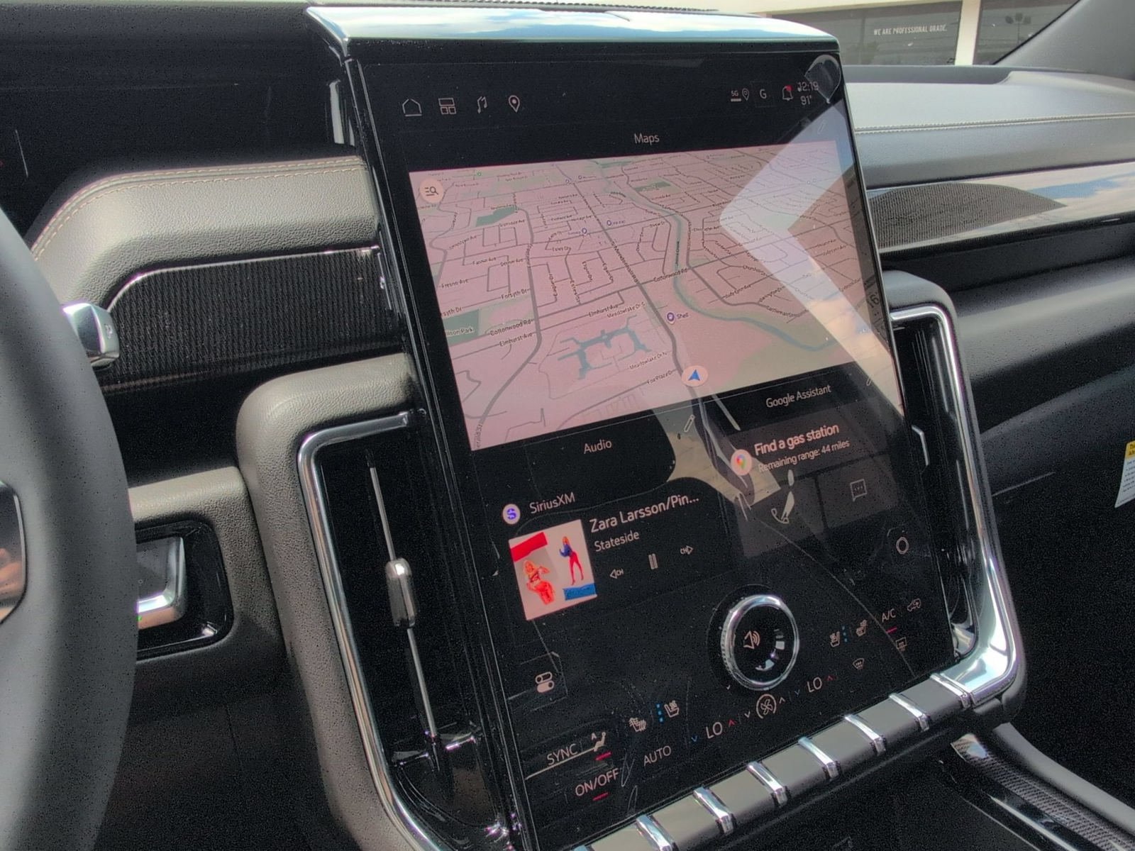 New 2026 GMC Yukon XL Elevation w/ Elevation Premium Package AWD/4WD image 17