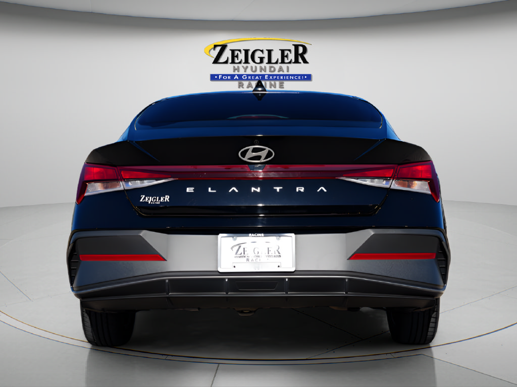 Certified 2024 Hyundai Elantra SEL FWD image 6