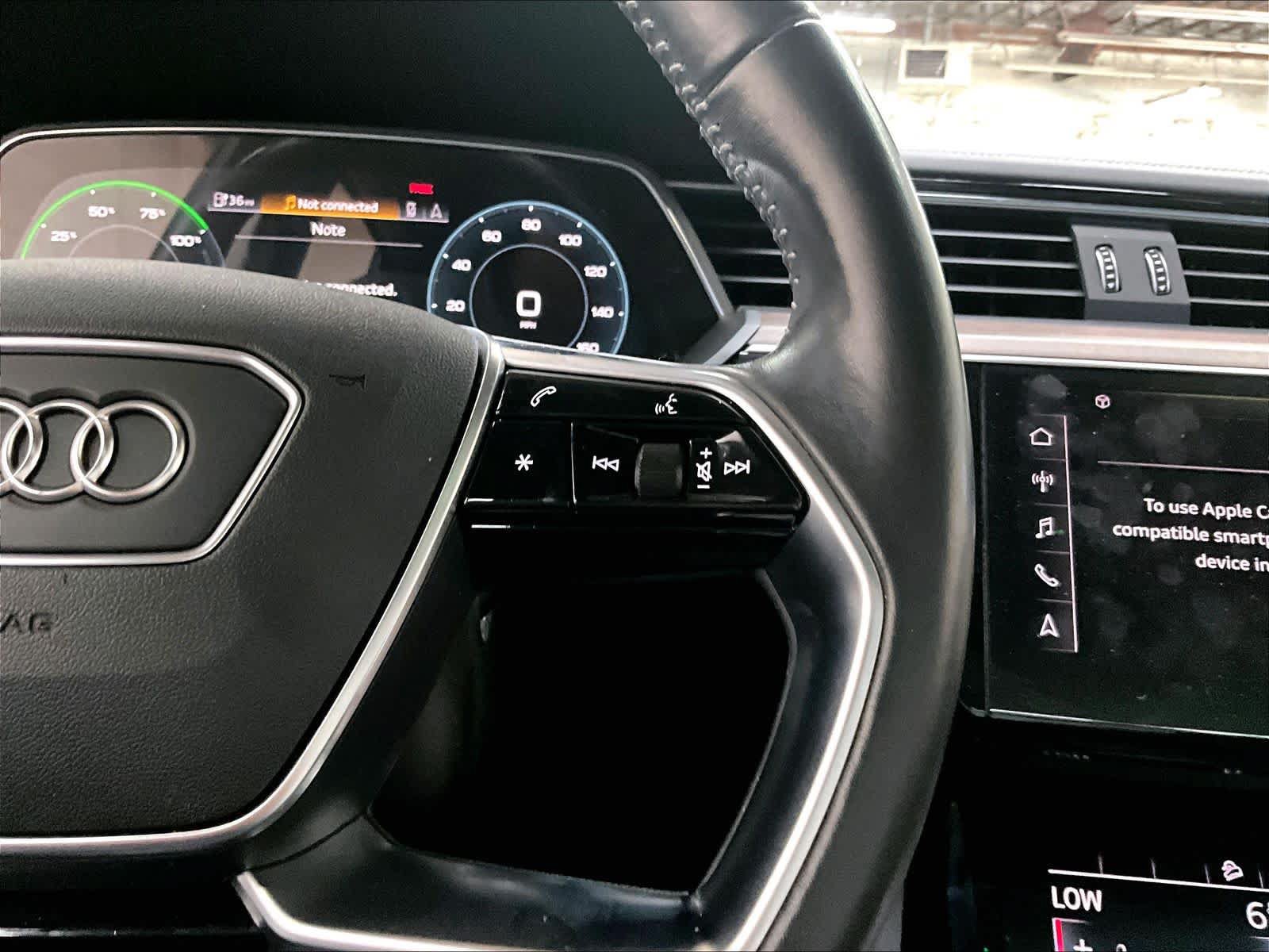 Used 2019 Audi e-tron Prestige w/ Prestige Package AWD/4WD image 23