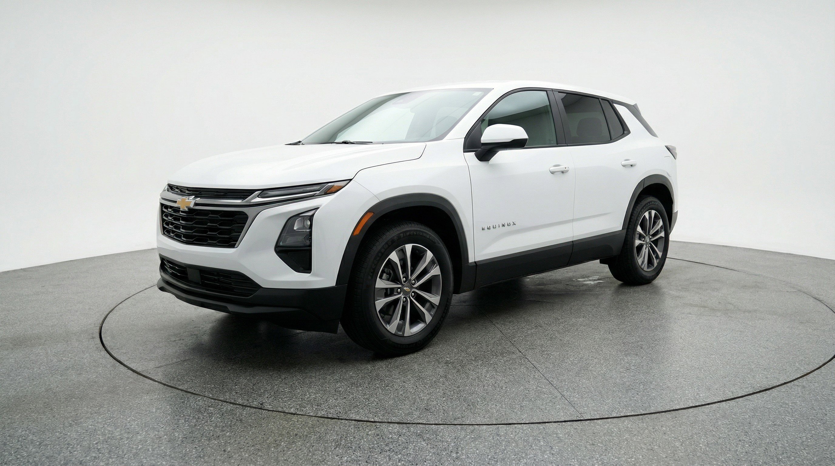 Used 2025 Chevrolet Equinox LT FWD image 3