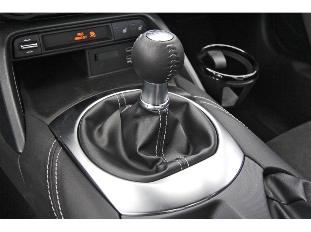 New 2025 MAZDA MX-5 Miata RF Club image 25