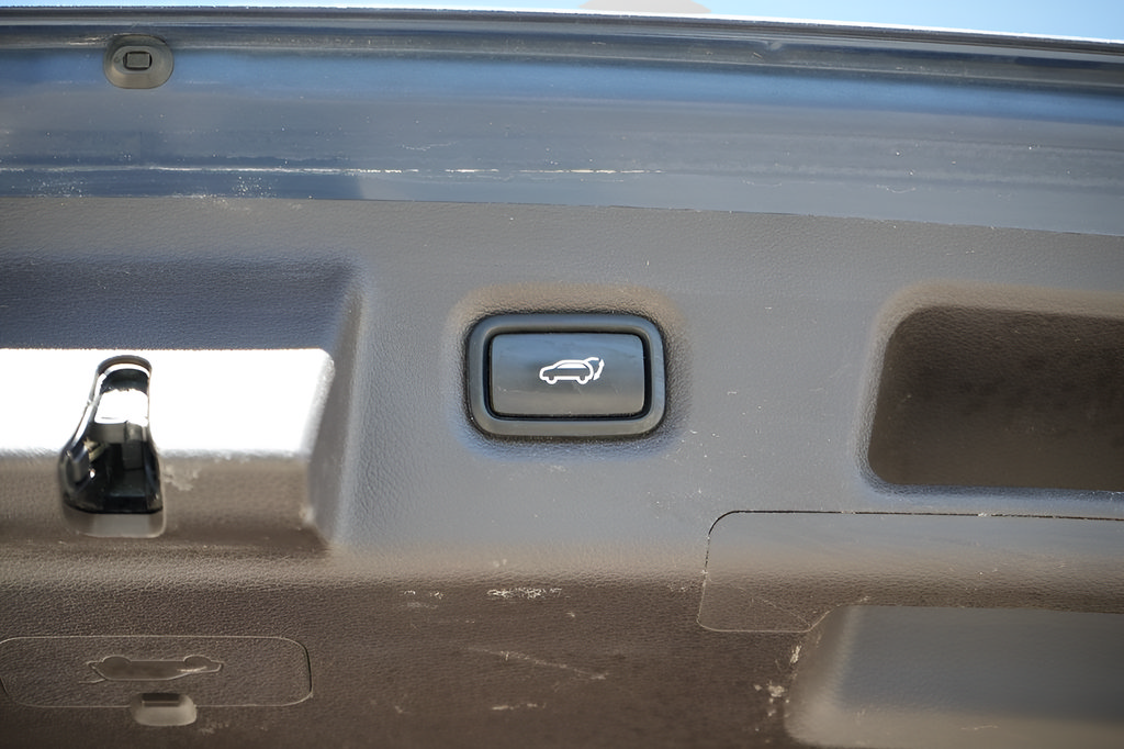 Used 2019 Hyundai Santa Fe AWD image 11