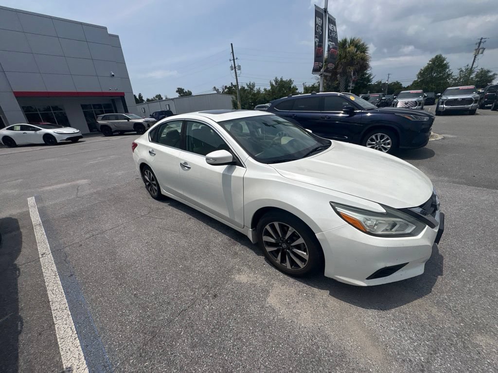 Used 2016 Nissan Altima 2.5 SV w/ Convenience Package FWD image 16