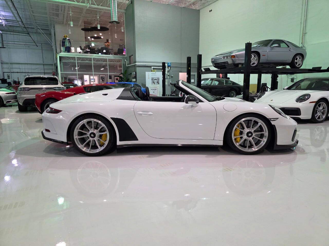 Used 2019 Porsche 911 Speedster RWD image 4