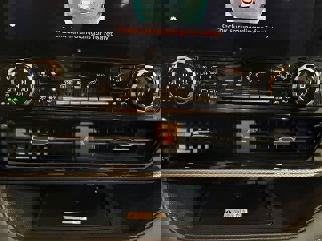 Used 2024 Toyota Highlander Platinum image 27