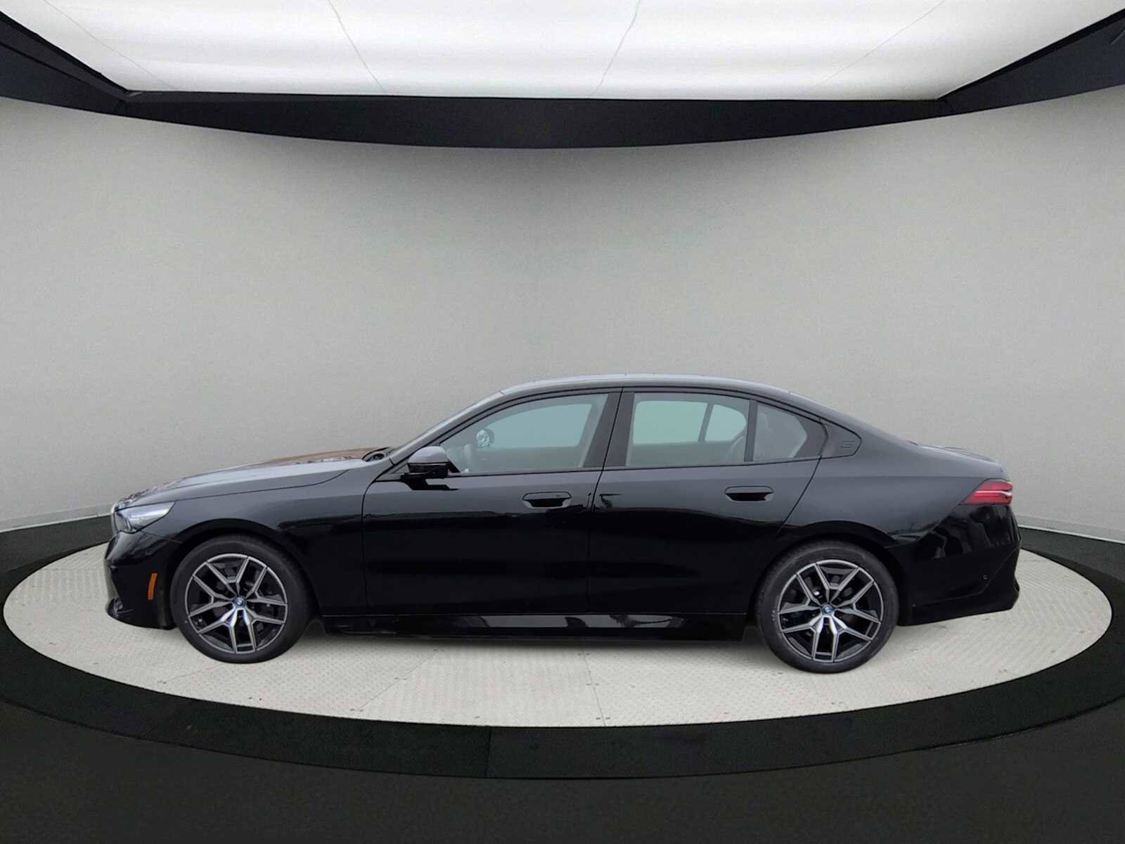 Used 2025 BMW i5 xDrive40 w/ M Sport Package image 5