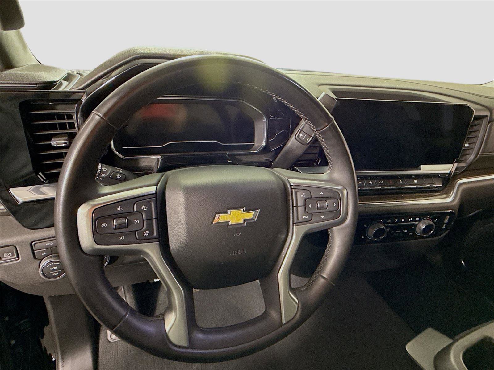 Used 2023 Chevrolet Silverado 1500 LT image 5