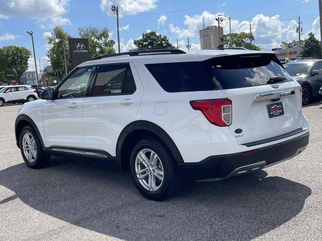Used 2023 Ford Explorer XLT w/ Equipment Group 202A RWD image 4