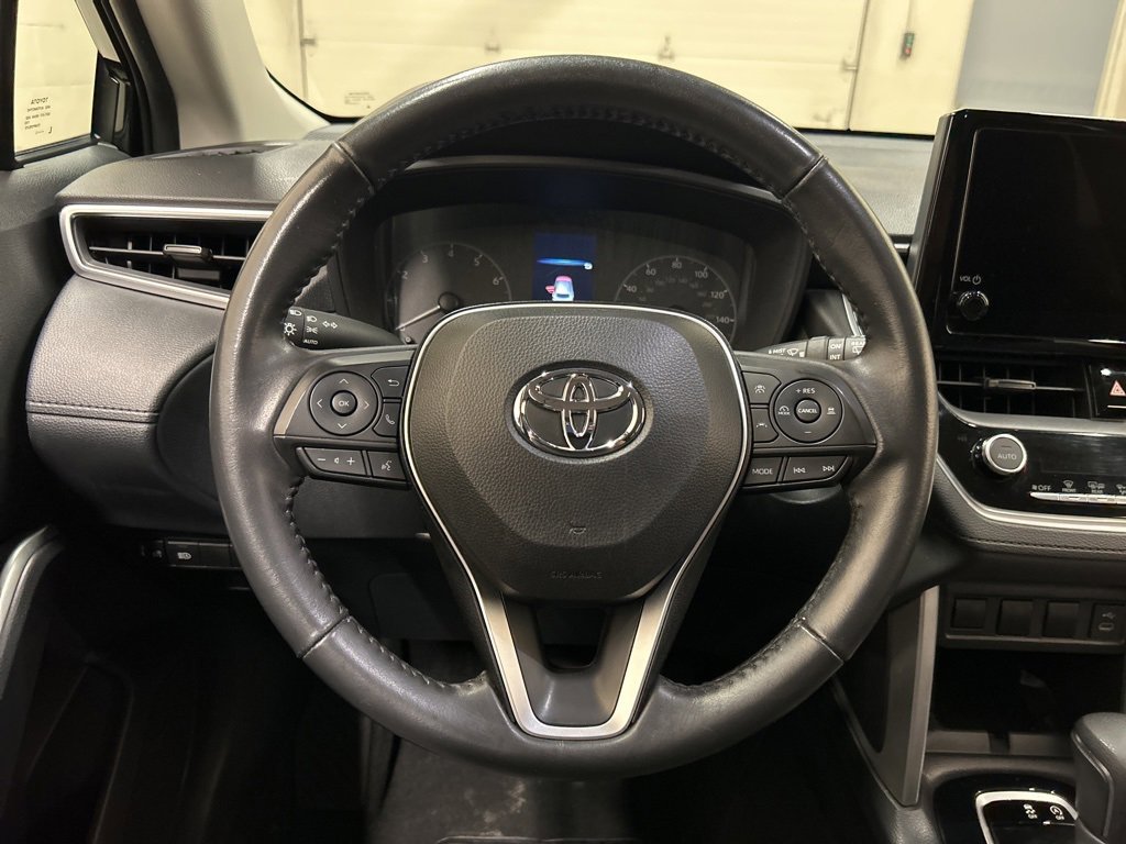Used 2024 Toyota Corolla Cross LE image 16