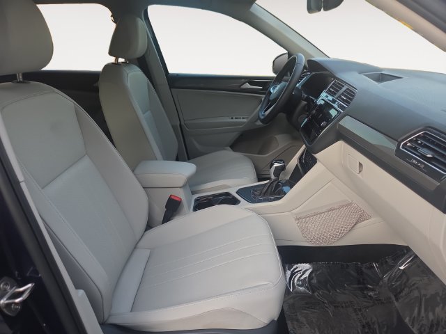 Used 2023 Volkswagen Tiguan SE FWD image 15