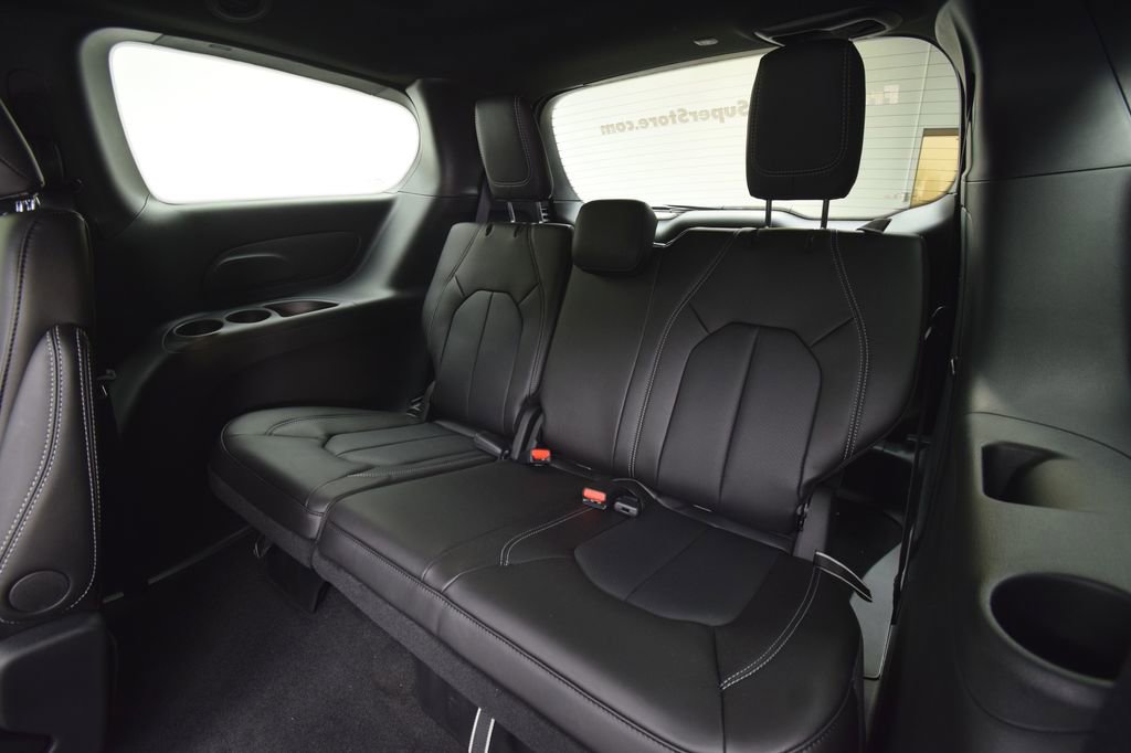 New 2026 Chrysler Pacifica Select w/ S Appearance Package FWD image 35