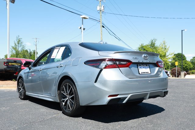 Used 2023 Toyota Camry SE FWD image 8