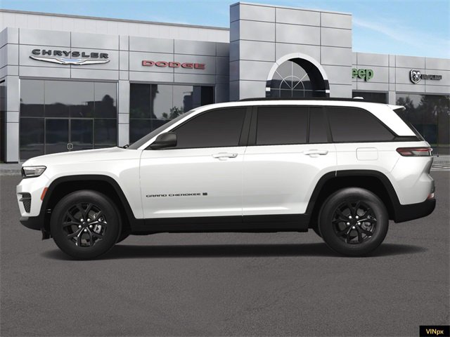 New 2025 Jeep Grand Cherokee Laredo image 3