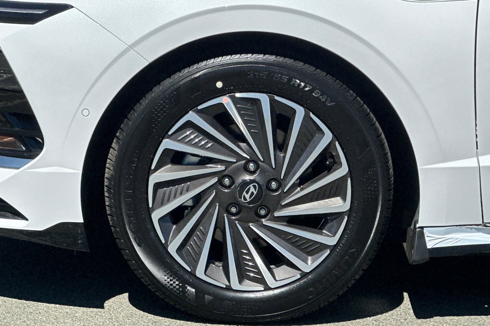 New 2025 Hyundai Sonata Limited image 25