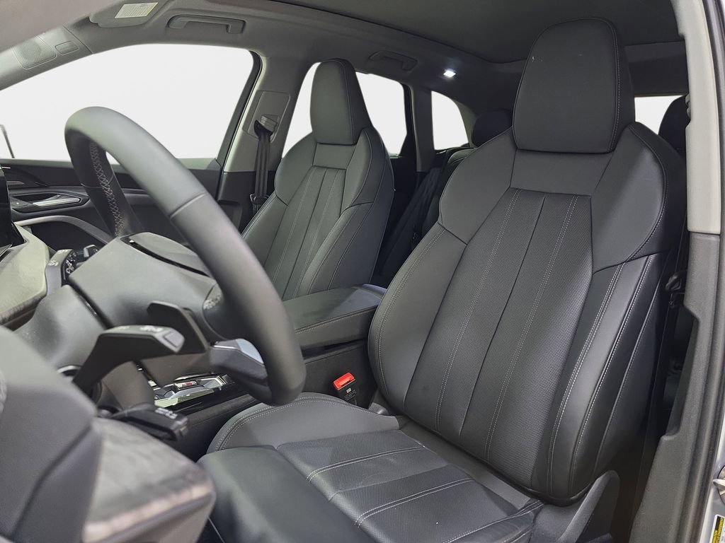 Used 2025 Audi Q5 Premium Plus w/ Premium Plus image 16