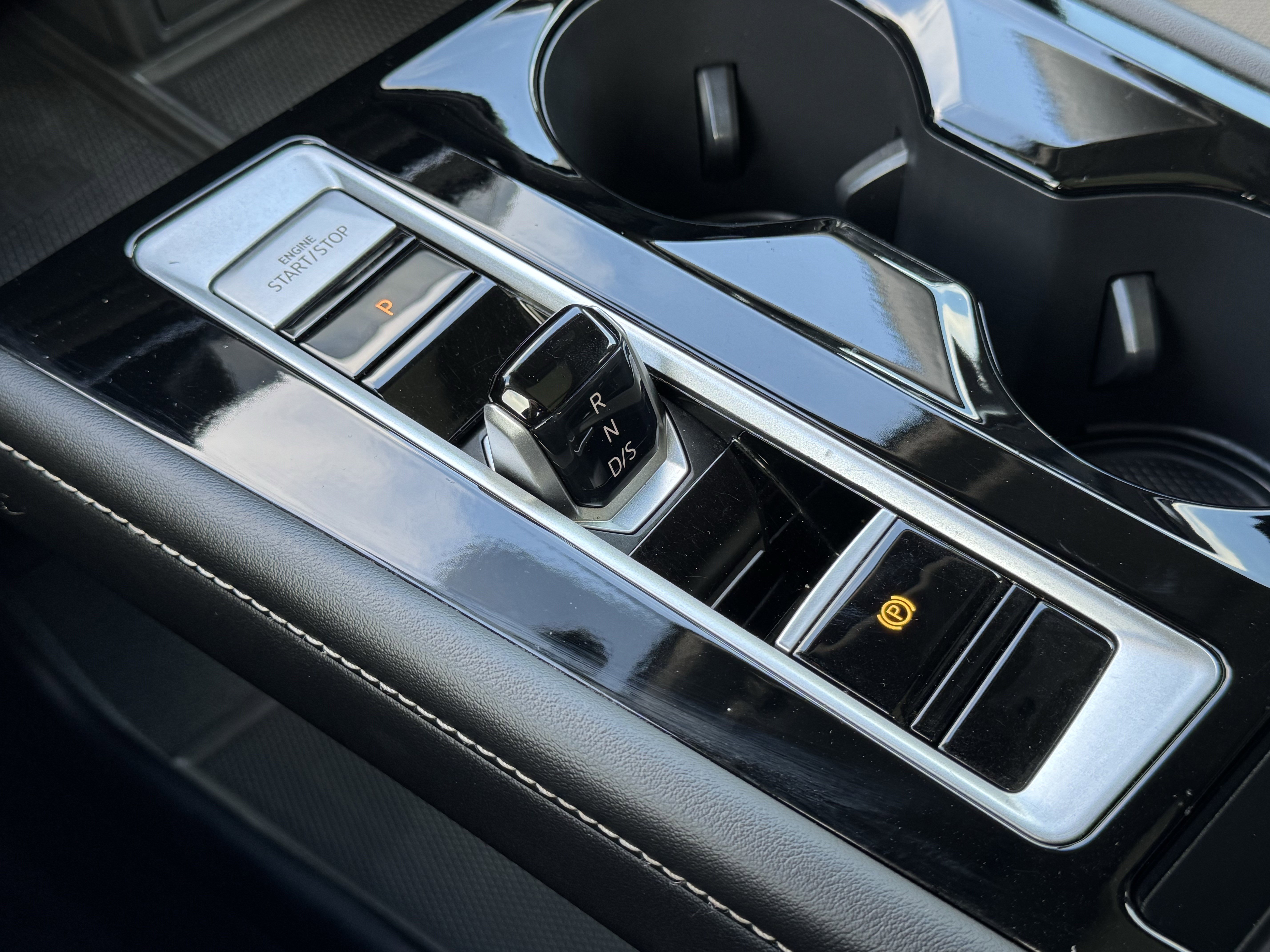 Used 2024 Volkswagen Atlas SEL image 32