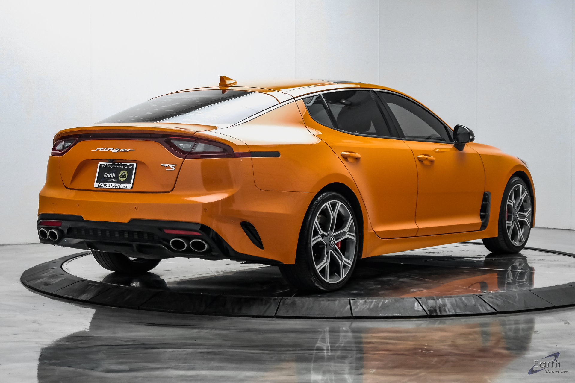Used 2019 Kia Stinger GTS RWD image 17
