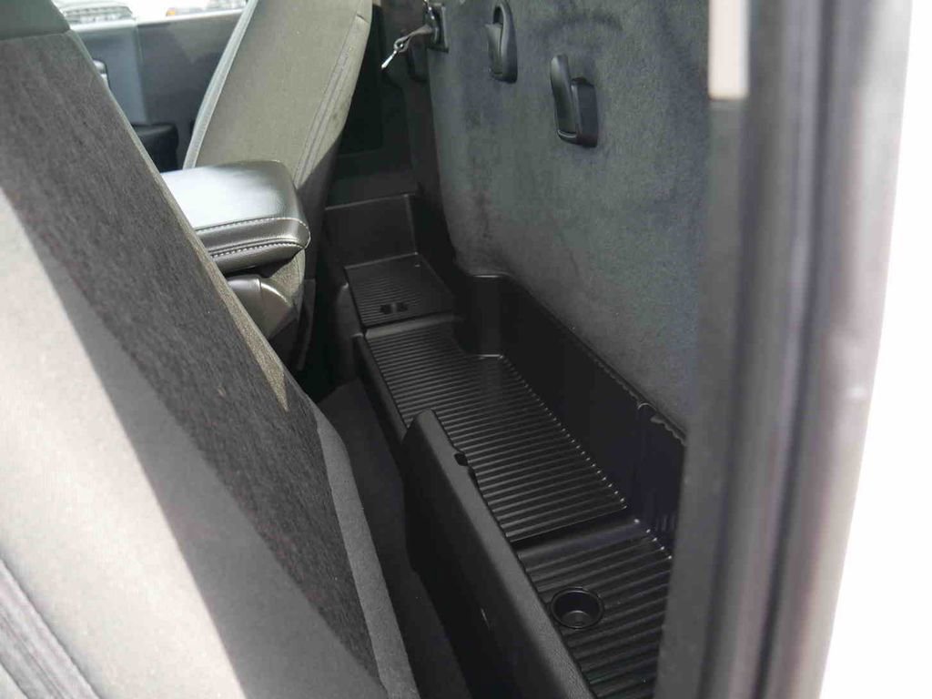 Certified 2021 RAM 1500 Classic SLT image 23