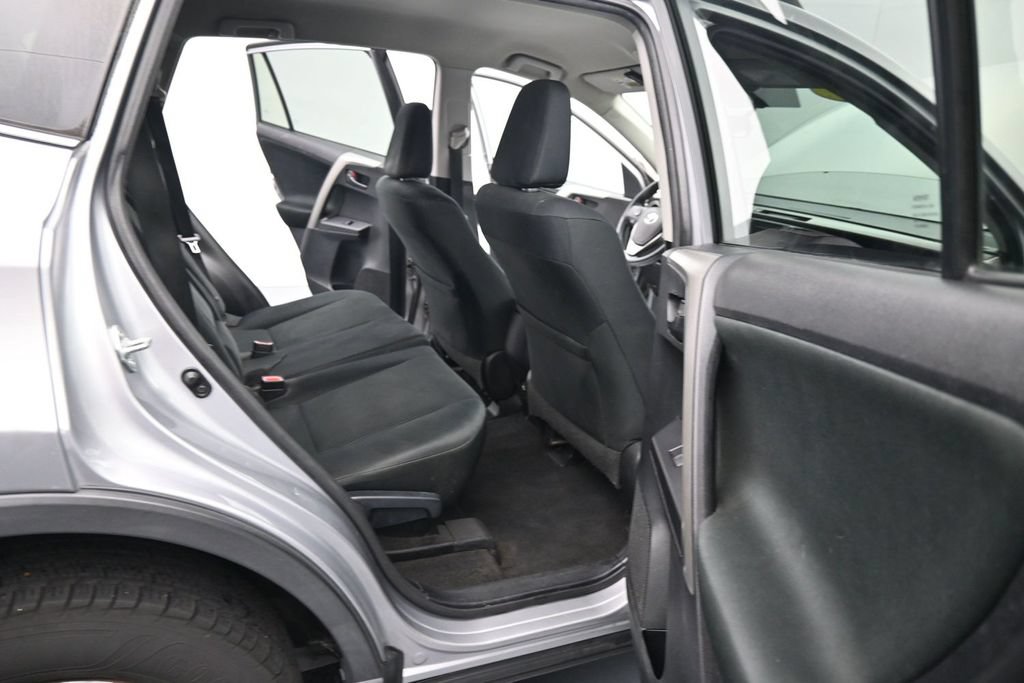 Used 2016 Toyota RAV4 LE AWD/4WD image 24