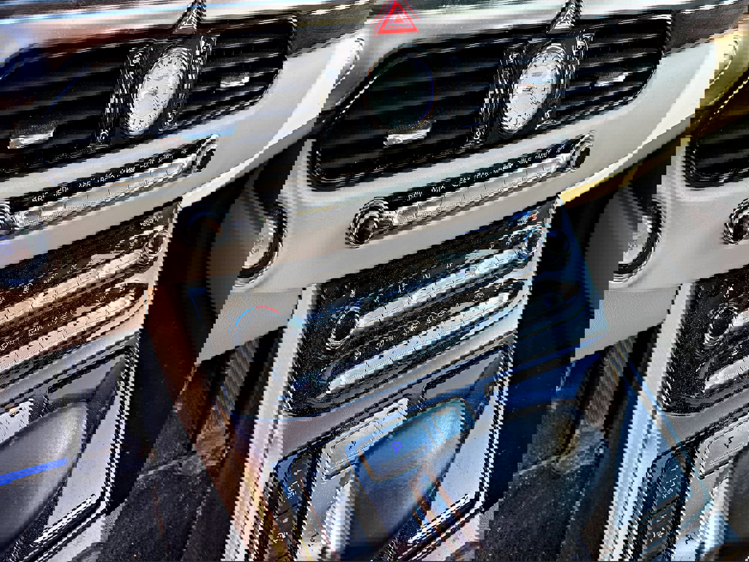 Used 2018 Genesis G90 5.0 Ultimate image 17