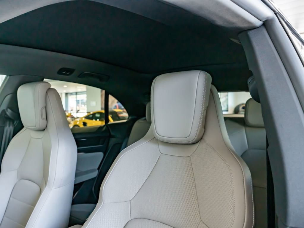Certified 2025 Porsche Macan 4S Electric AWD/4WD image 15
