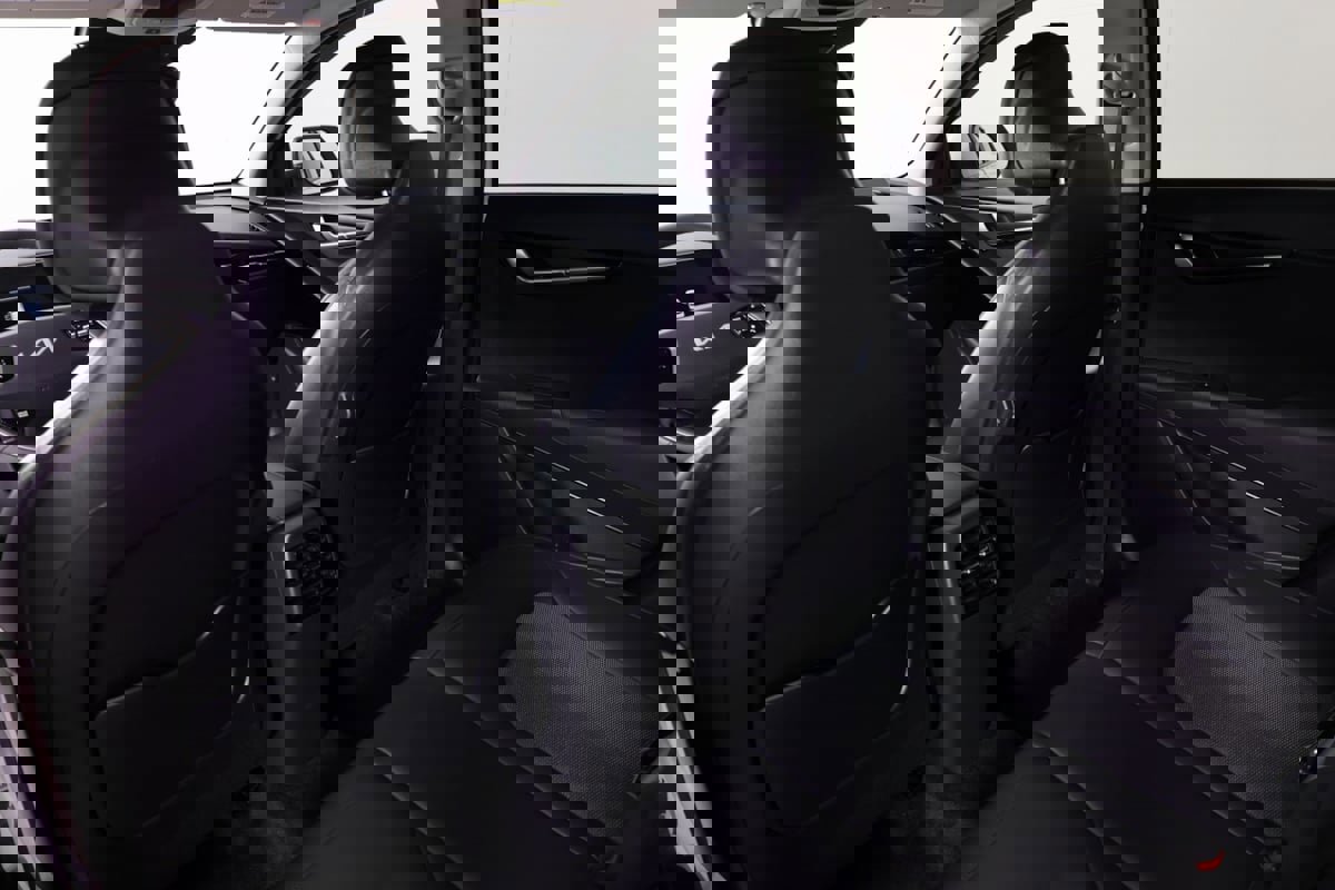 Used 2024 Kia Niro EX image 49