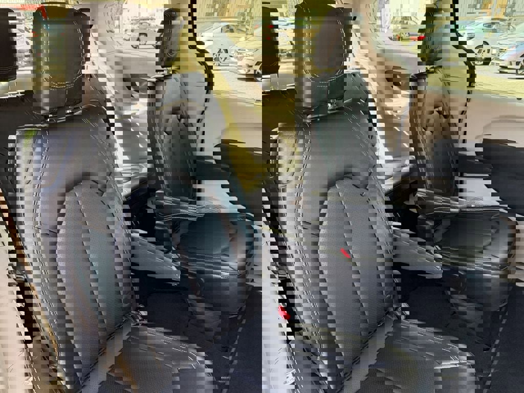 Used 2024 Chrysler Pacifica Touring-L image 21