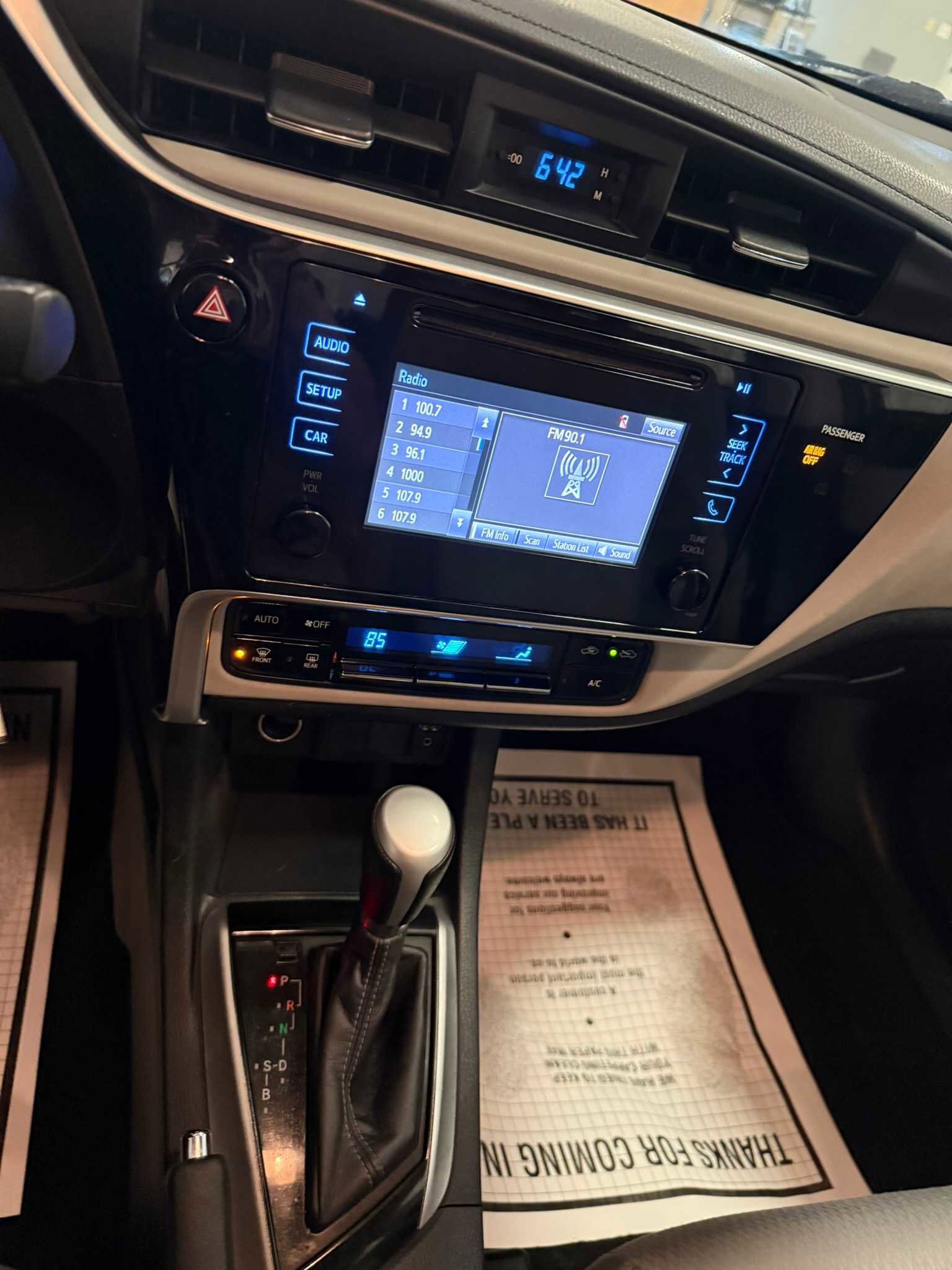Used 2017 Toyota Corolla LE FWD image 34