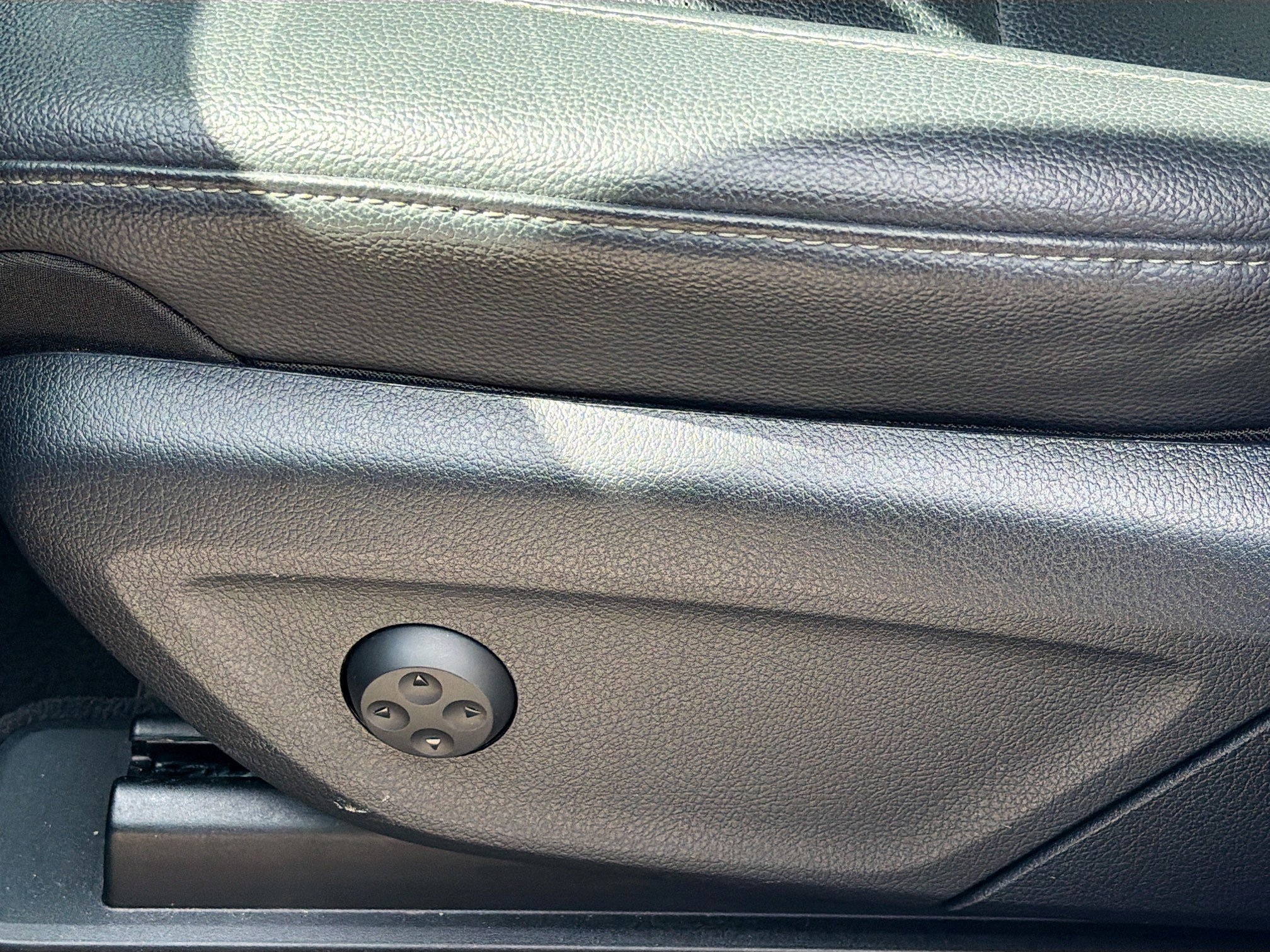 Used 2024 Mercedes-Benz GLS 450 4MATIC image 47