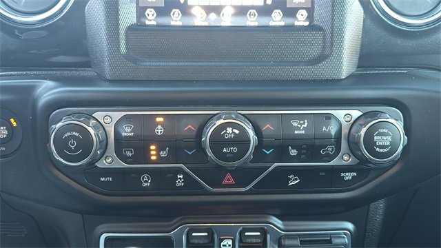 Used 2020 Jeep Wrangler Unlimited Sahara image 17