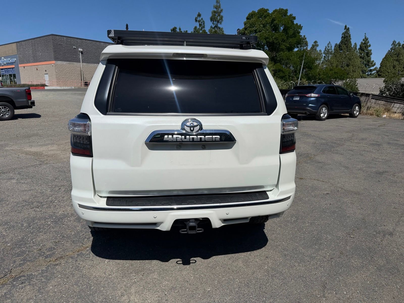 Used 2017 Toyota 4Runner Limited AWD/4WD image 4