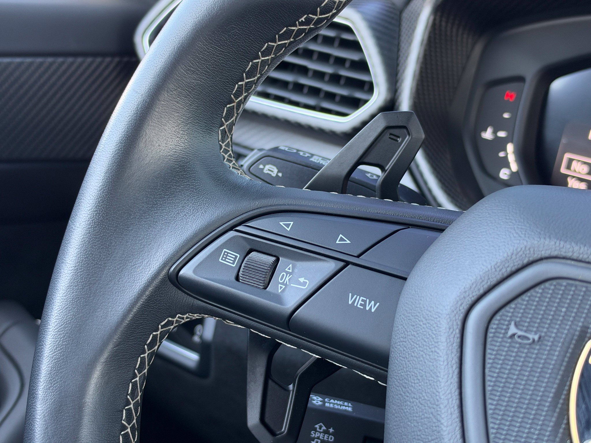 Used 2023 Lamborghini Urus Performante AWD/4WD image 30