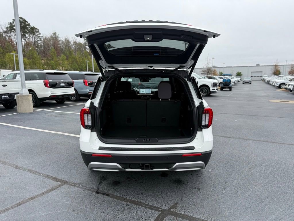 New 2026 Ford Explorer Platinum RWD image 7