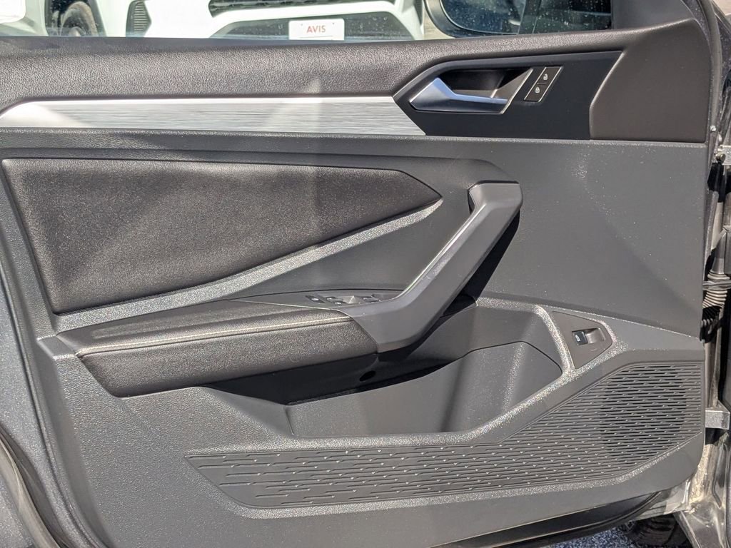 Used 2025 Volkswagen Jetta Sport image 14