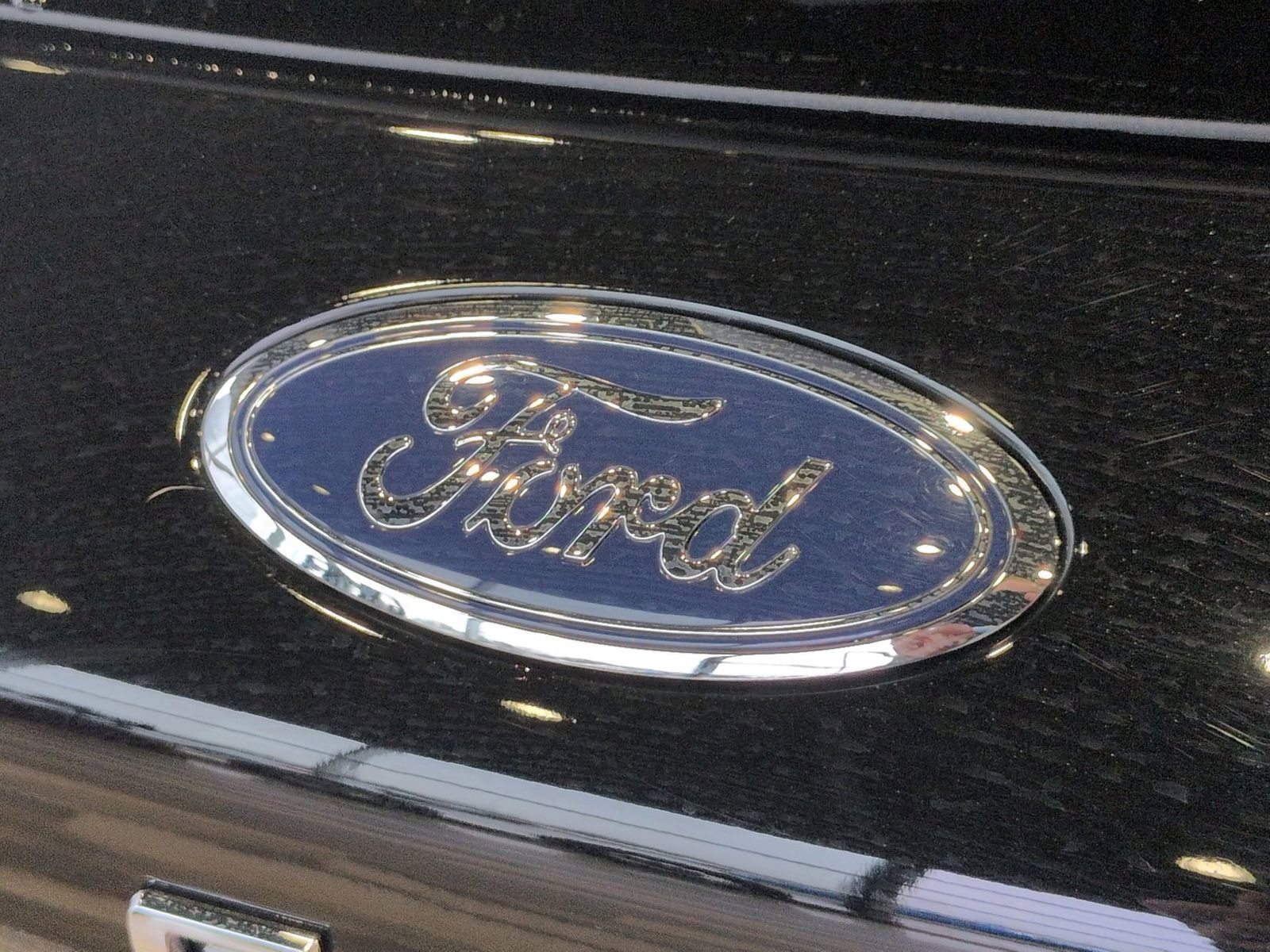 Certified 2025 Ford Escape SE FWD image 14