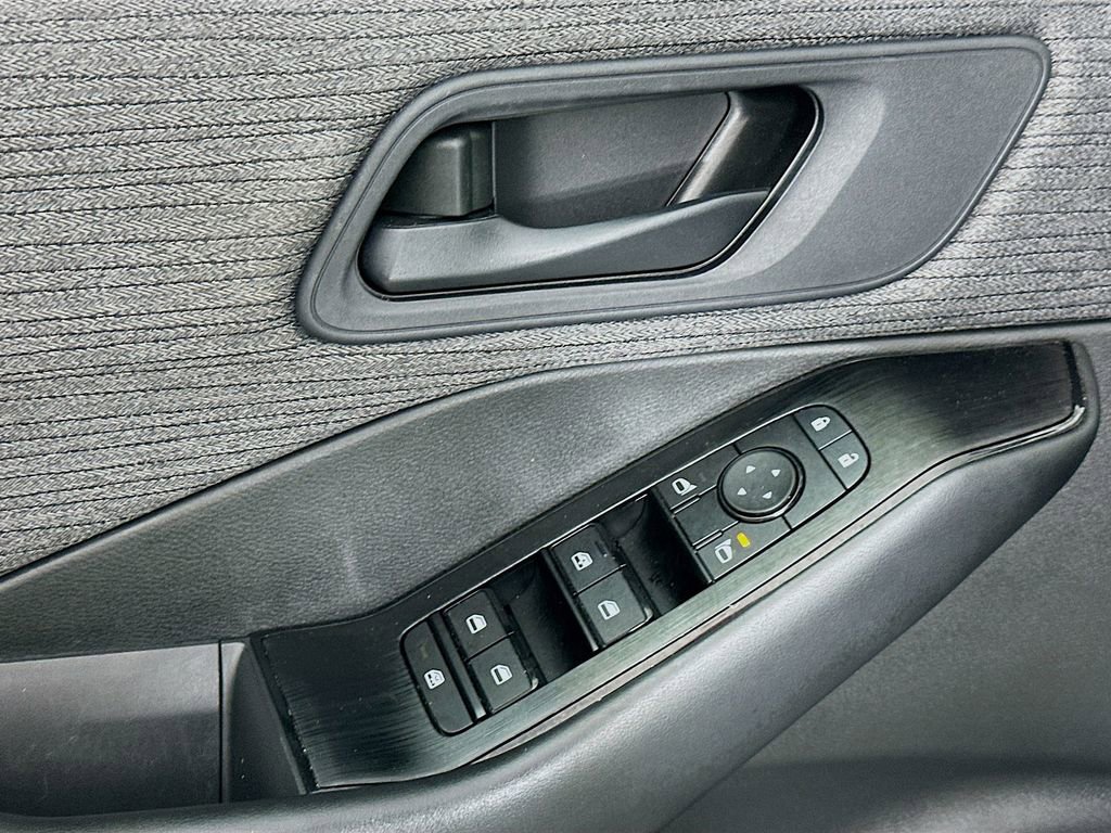 Certified 2023 Nissan Rogue S image 25