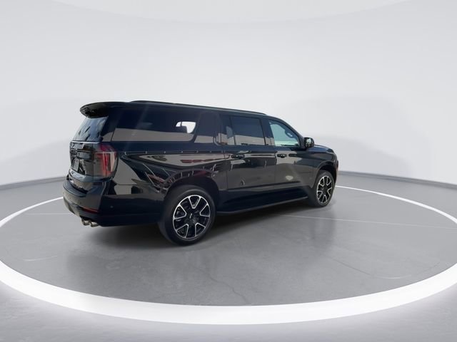 Used 2025 Chevrolet Suburban RST image 8