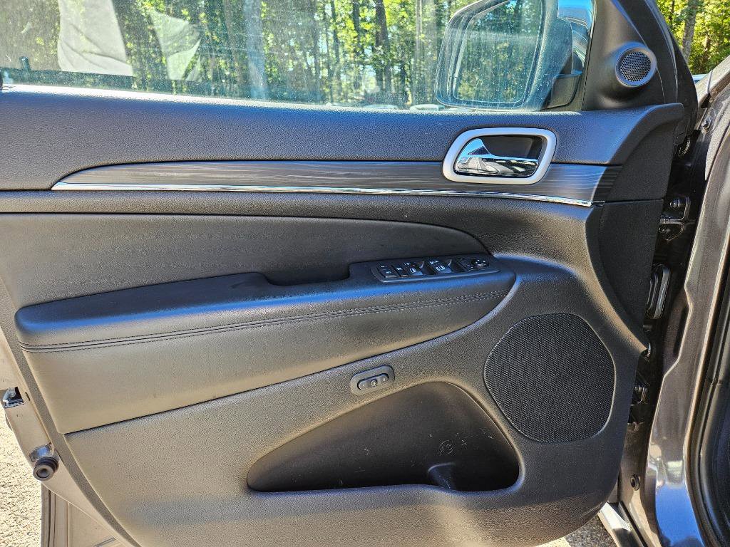 Used 2021 Jeep Grand Cherokee Limited w/ Luxury Group II image 16