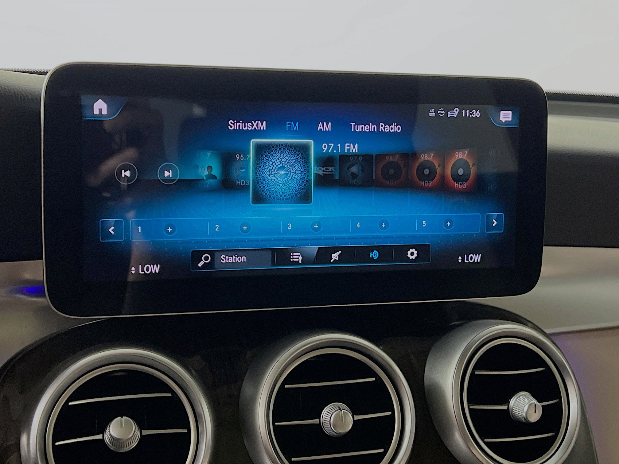 Used 2021 Mercedes-Benz GLC 300 image 27