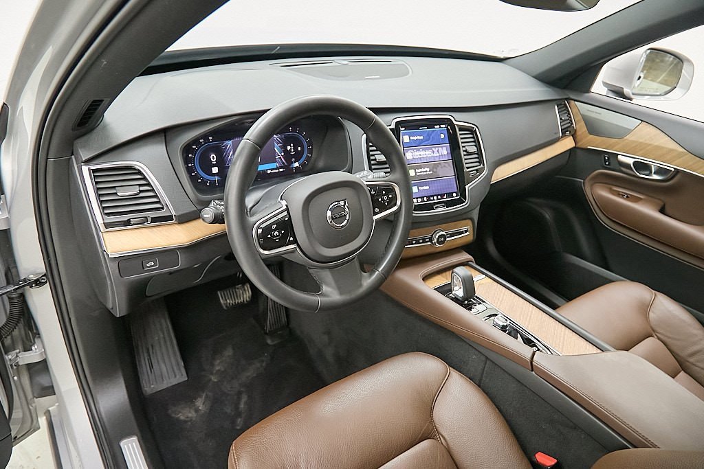 Certified 2023 Volvo XC90 B6 Plus w/ Protection Package Premier image 12