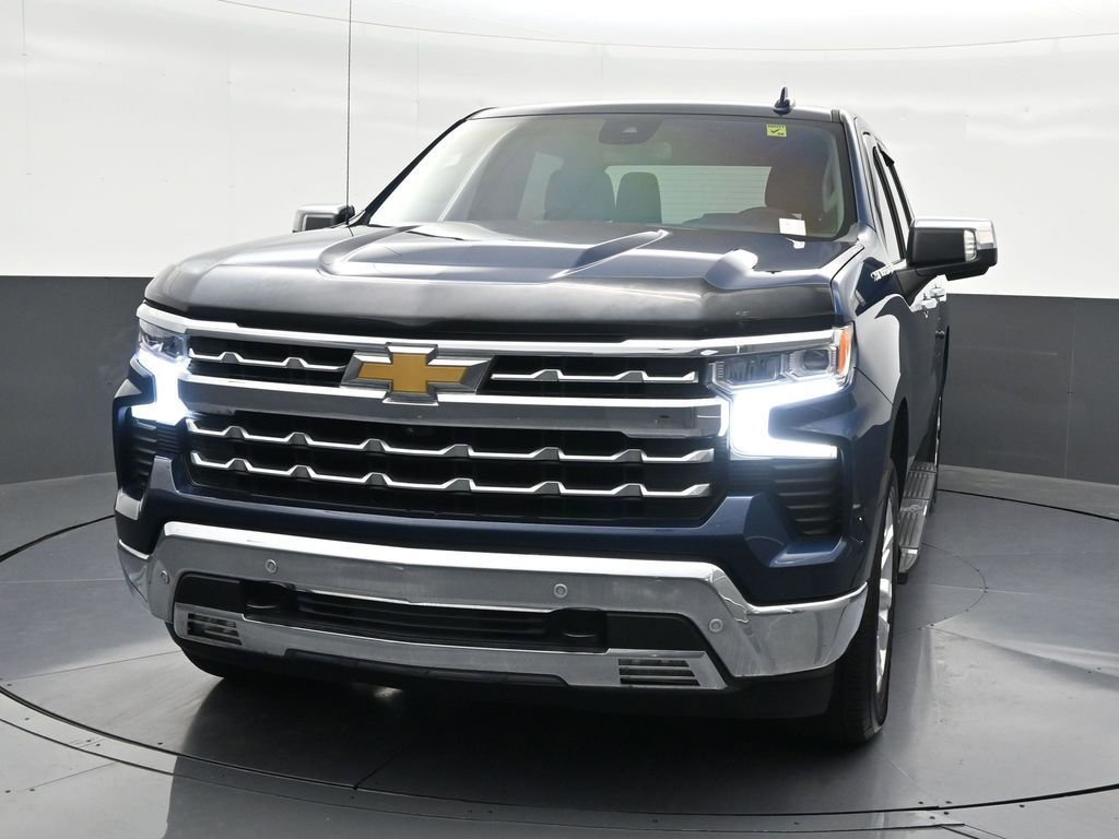 Used 2023 Chevrolet Silverado 1500 LTZ RWD image 9