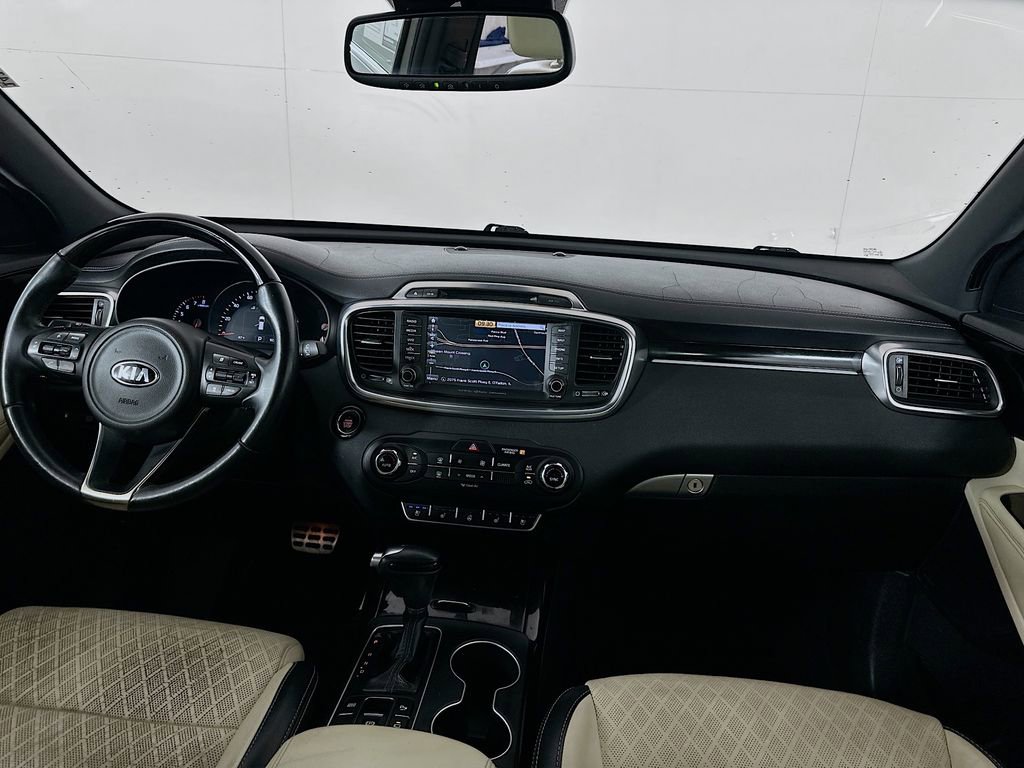 Used 2017 Kia Sorento SX image 25