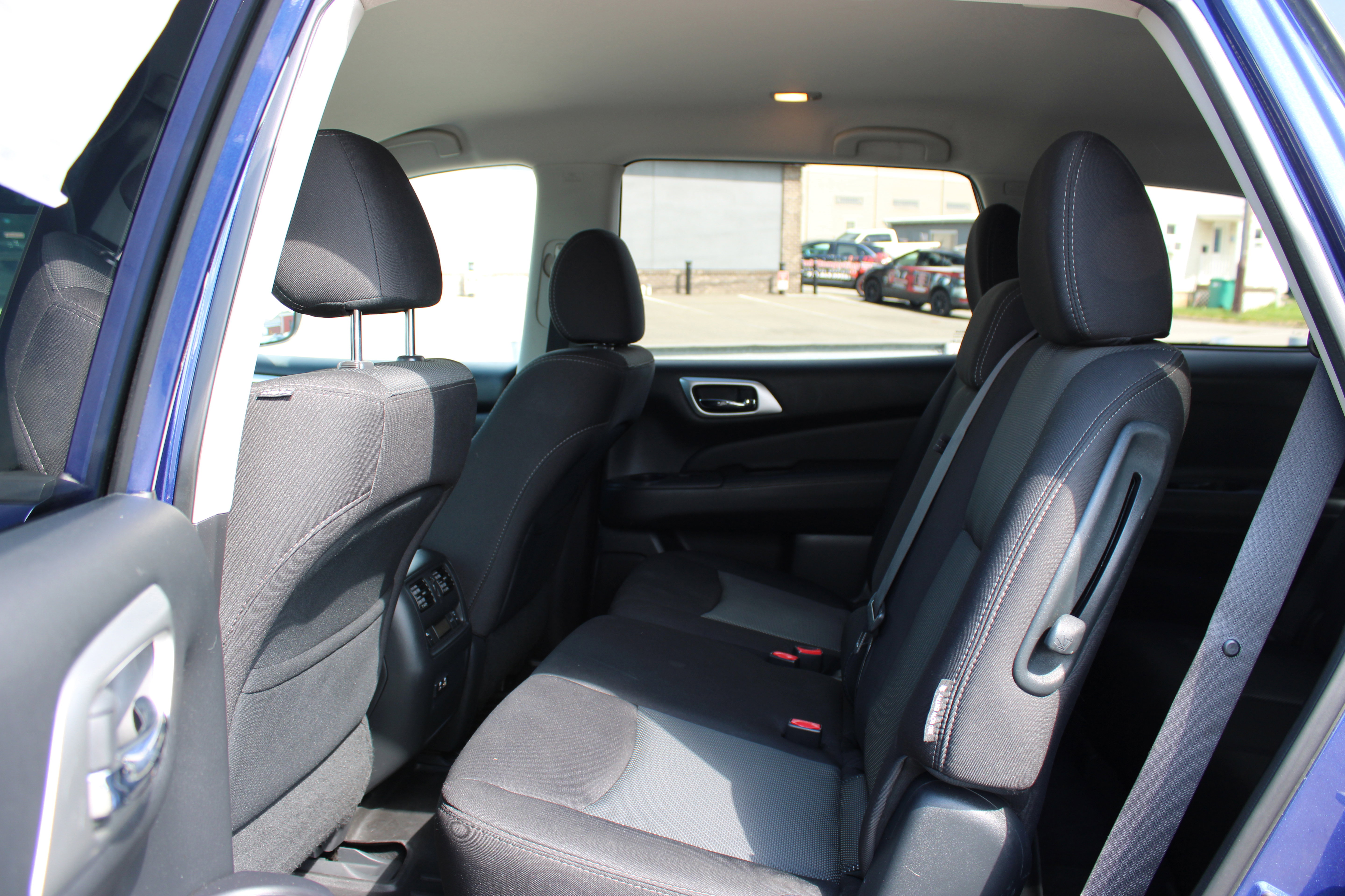 Used 2020 Nissan Pathfinder SV AWD/4WD image 13