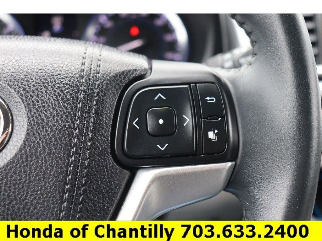 Used 2016 Toyota Highlander Limited image 11