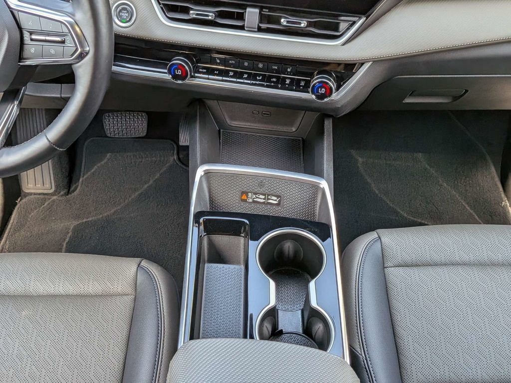 Used 2025 Chevrolet Equinox LT w/ Convenience Package II FWD image 20