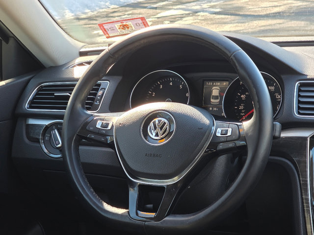 Used 2018 Volkswagen Passat 2.0T SE image 22