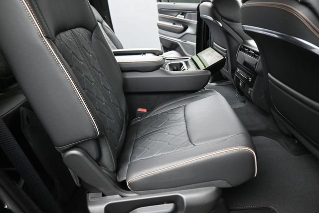New 2026 Jeep Grand Wagoneer L Summit AWD/4WD image 24